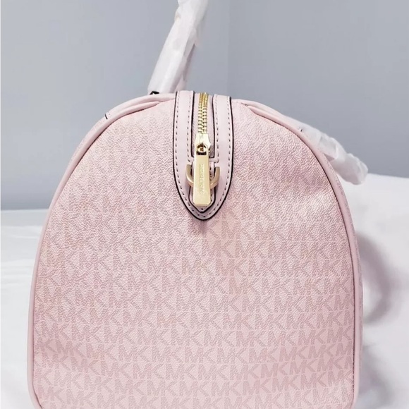 michael Kors XL Duffle - Picture 3 of 13